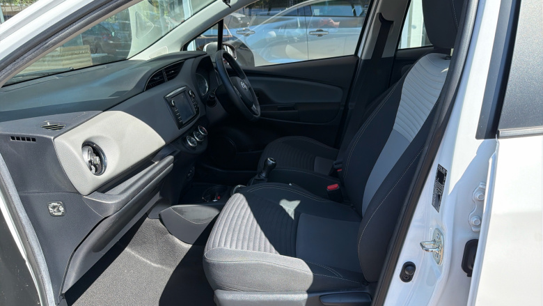 Toyota Yaris 1.0 [72] VVT-i Icon Tech 5dr Petrol Hatchback